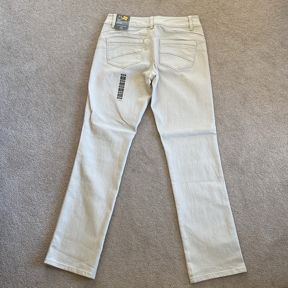 Denver Hayes “Curve Tech” Mid Rise Mia Size 8 x 32 New W Tags - Picture 4 of 7